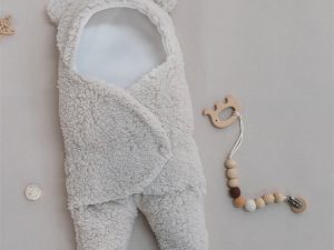 Totsy Baby Nid d'ange pour Nouveau-né 90x50 cm - Cocon Fait à la Main des  Deux côtés en Coton Gaufre Etoiles Cerf Brun