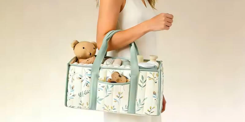 Femme avec un Panier à langer