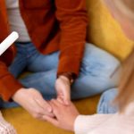 Couple avec un test de grossesse