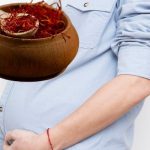 Femme enceinte avec du safran