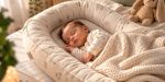 Bébé dans un nid d'ange